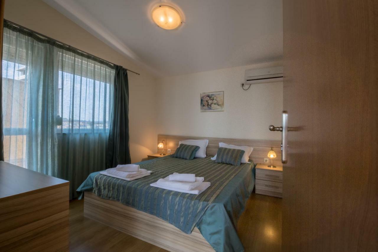 Семеен Хотел Бриз Sozopol Exterior photo