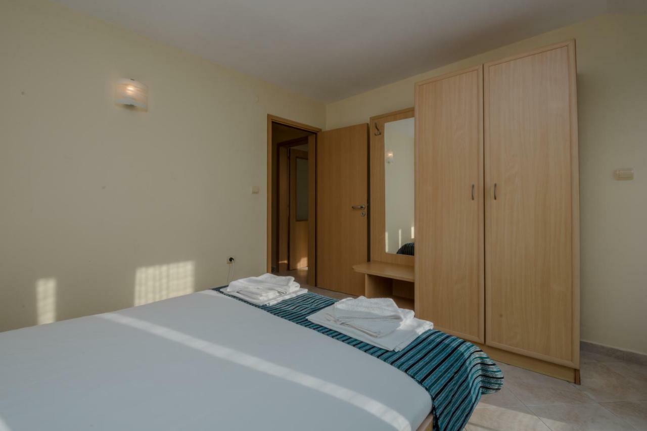 Семеен Хотел Бриз Sozopol Exterior photo