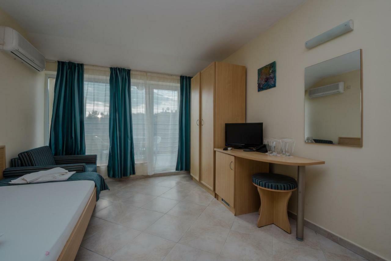Семеен Хотел Бриз Sozopol Exterior photo
