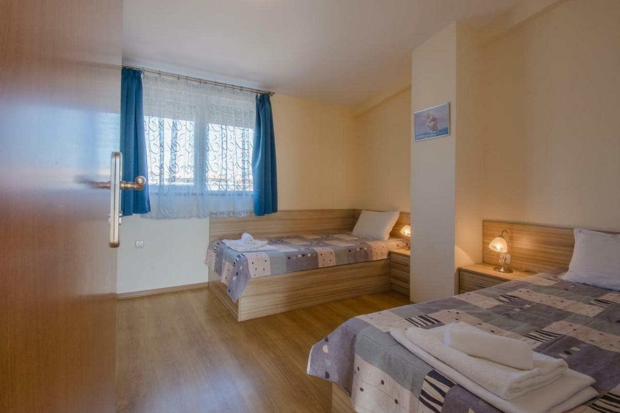 Семеен Хотел Бриз Sozopol Exterior photo