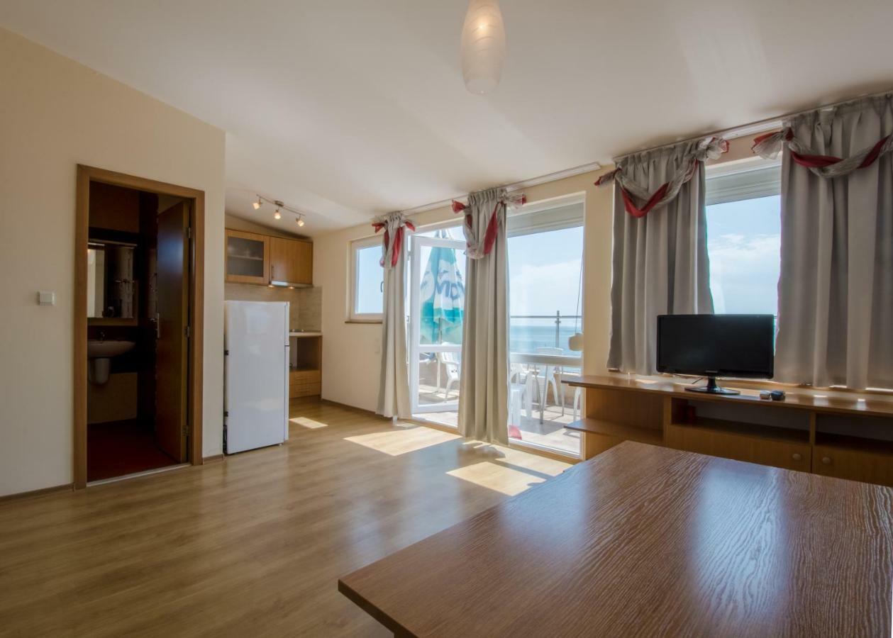 Семеен Хотел Бриз Sozopol Exterior photo
